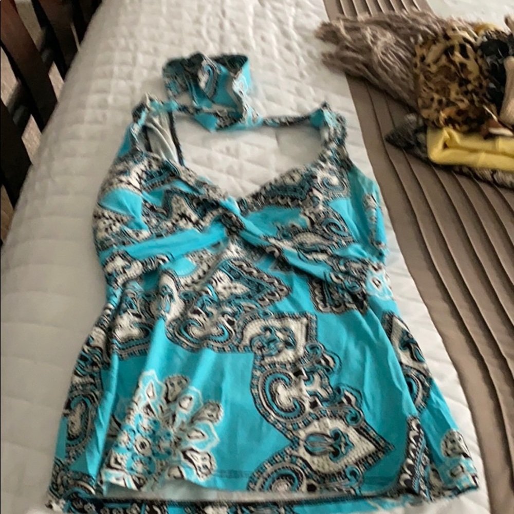 Cache halter size small